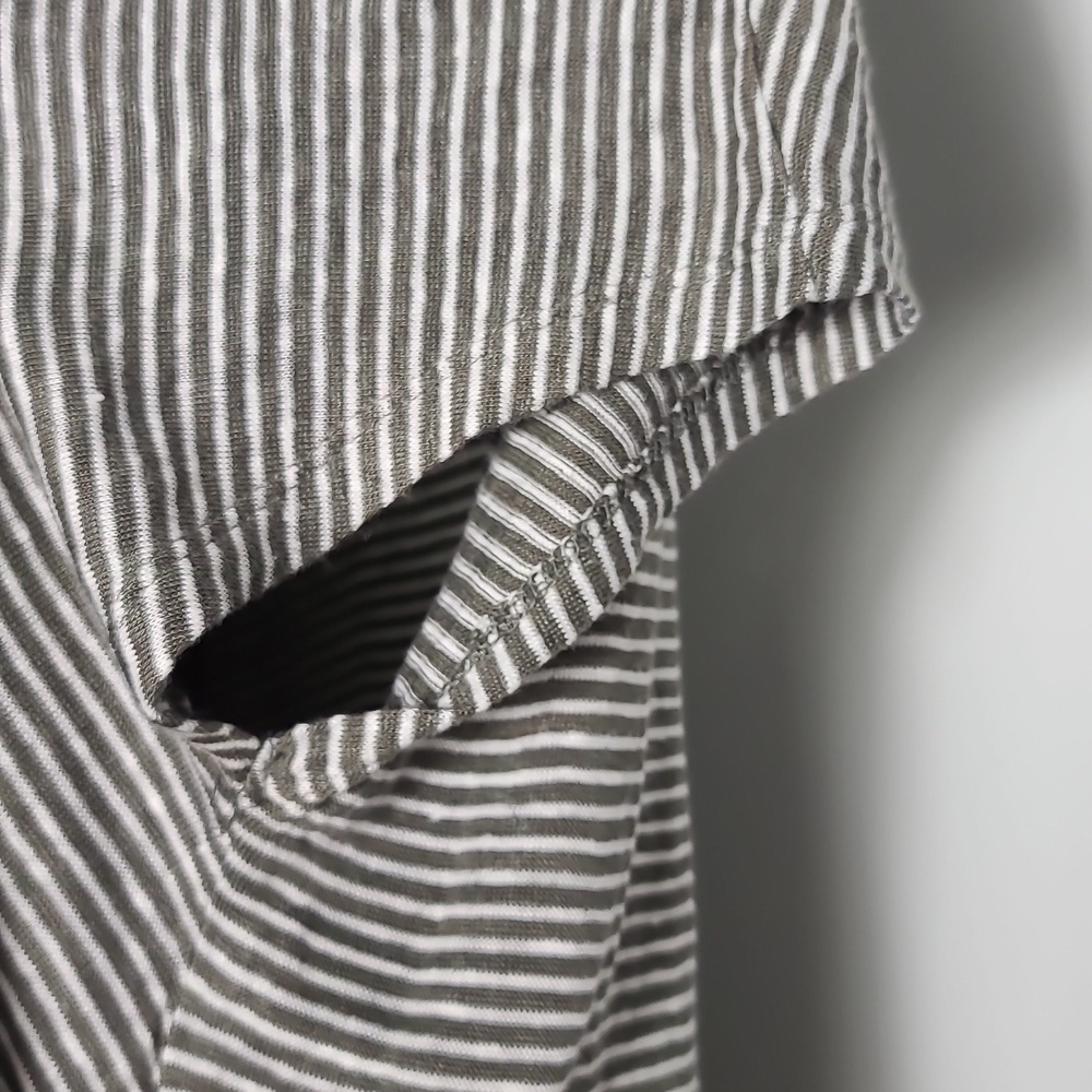 C & C CALIFORNIA Striped Gray and White 100% Linen Top Size Large - Picture 7 of 13